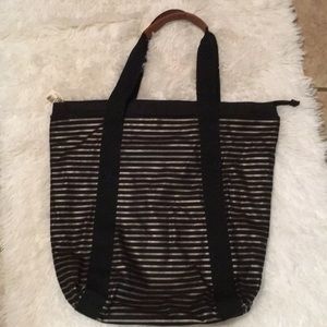 Bath&Body Works Bag 14”X16” NWT .blk&gold .